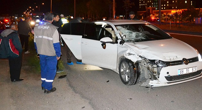 Üniversiteli Sevgi, yolun karşısına geçemedi