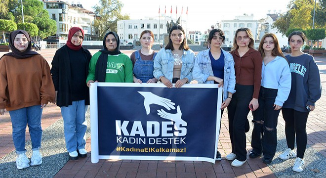 Üniversiteli gençlerden makyajlı şiddet etkinliği