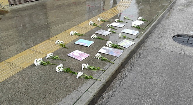 Üniversiteli Gizem in öldüğü yere 19 çiçek bırakıldı