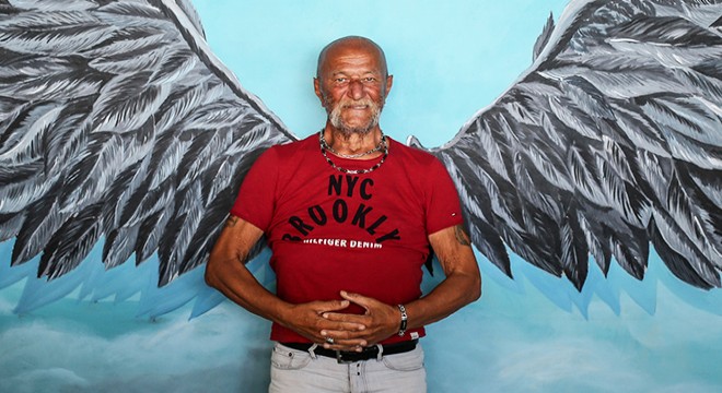 Ünlü oyuncu Coşkun Göğen 75'inci yaşını kutladı