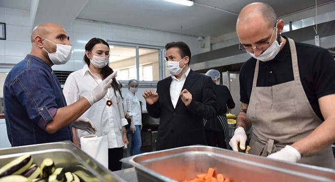 Ünlü şeflerden sağlık çalışanlarına özel yemek