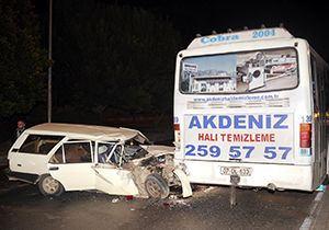 Park halindeki otobüse çarptı