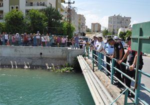 Sulama kanalına düşen çocuk ile kurtarmaya çalışan 2 kişi kayboldu