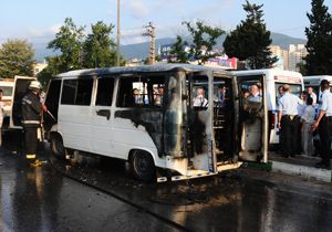 Polis ceza kesince, minibüsünü benzin döküp ateşe verdi
