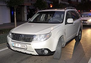 Kendisini uyaran polise çarptı