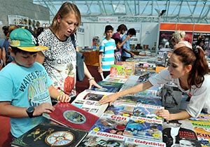 Kitap fuarına Antalyalılardan büyük ilgi