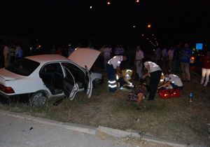Freni boşalan kamyon otomobile çarptı: 3 yaralı