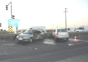 Kırmızı ışık ihlali kazası: 6 yaralı