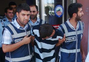 Para vermeyen babasını bıçaklayarak öldürdü 