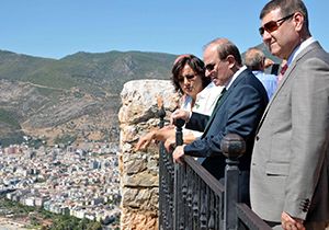Vali Öztürk'ten tarihi ve turistik mekanlara ziyaret