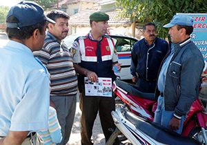 Motosiklet sürücülerine kural uyarısı