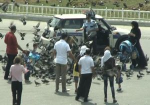 Polis yemledi Vatandaşlar fotoğraf çekti