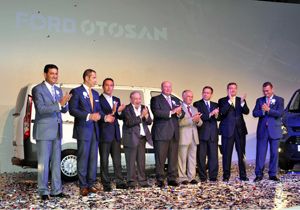 Ford Transit’in yeni üyeleri Touneo Custom ve Transit Custom törenle hattan indirildi