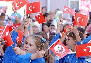 Minik öğrenciler okullu oluyor
