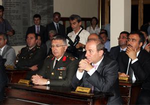 Dedesini katıldığı kongrede duygulu anlar yaşadı