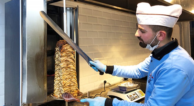 Uskumrudan yapılan 'balık döner' ihracata hazırlanıyor