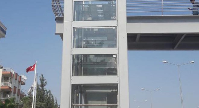 Üst geçitlere asansörlü çözüm