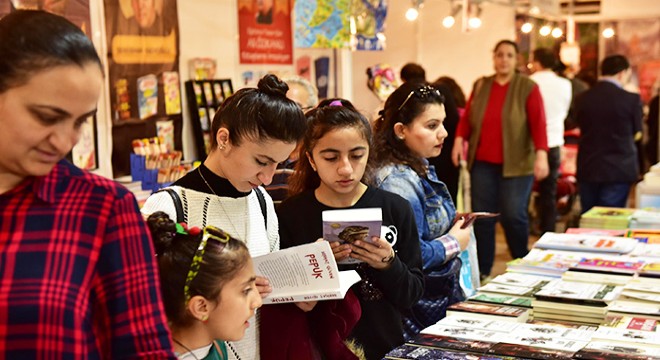 Usta yazarlar 4. Kepez Kitap Fuarı'nda