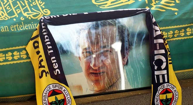 Usta yönetmen Tunç Başaran son yolculuğuna uğurlandı