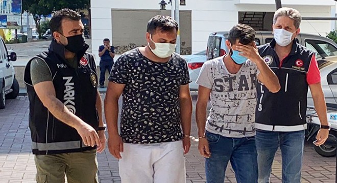 Uyuşturucuyla yakalanan kardeşler adliyede