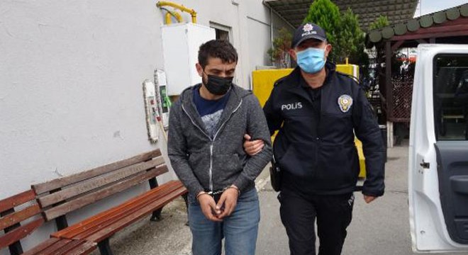Uyuyan kişinin parasını çalan şüpheli kameradan belirlenerek yakalandı