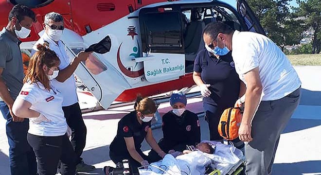 Üzerine televizyon düşen bebek, hava ambulansı ile sevk edildi