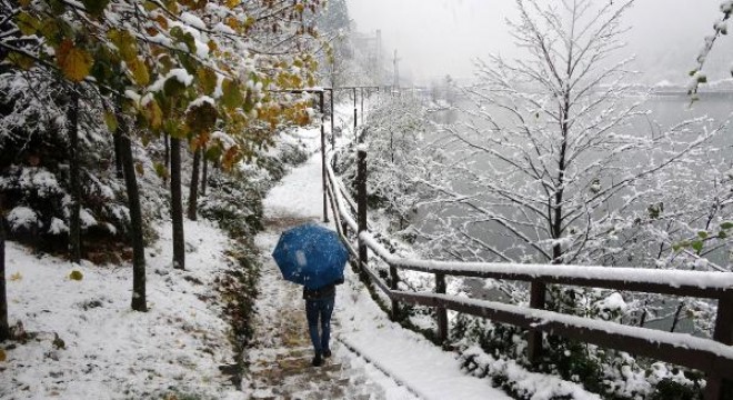 Uzungöl beyaza büründü
