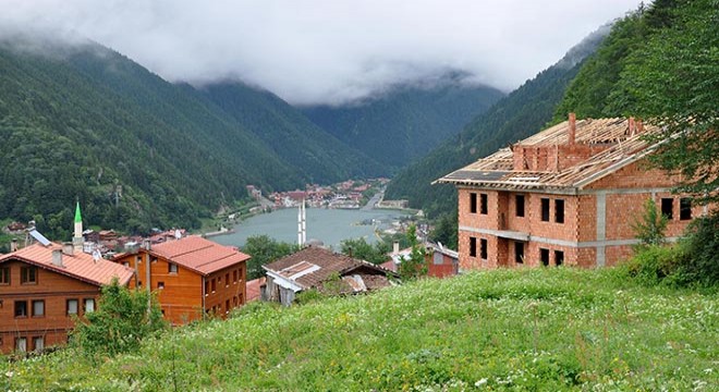 Uzungöl'de kaçak yapıların yıkımı başlıyor