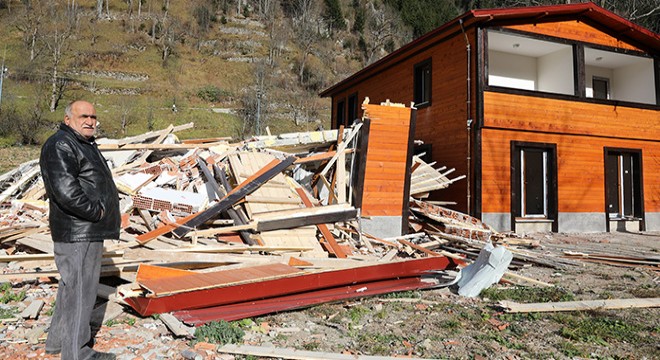 Uzungöl'de yıkımlar sürüyor