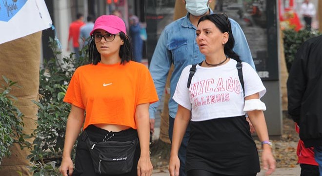 Vaka artışı ve uyarılara rağmen 'maskesiz'ler her yerde