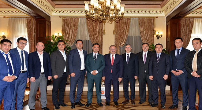 Vali Karaloğlu Özbek turizmcileri kabul etti
