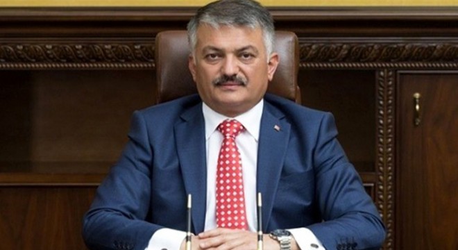 Vali Yazıcı Covid-19'u yenip göreve başladı