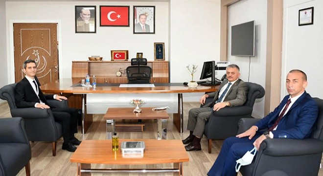 Vali Yazıcı, İl Sağlık Müdürlüğünü ziyaret etti