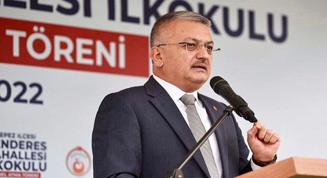 Vali Yazıcı, Menderes İlkokulu'nun temelini çocuklarla attı