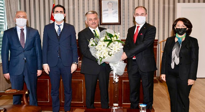 Vali Yazıcı: Vergi vermek önemli bir vatandaşlık görevidir