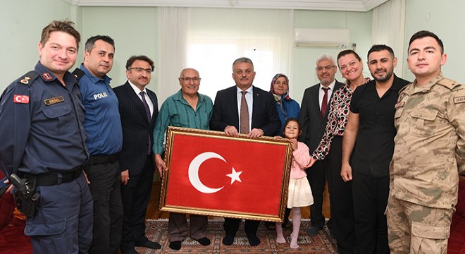 Vali Yazıcı'dan şehit ailesine ziyaret