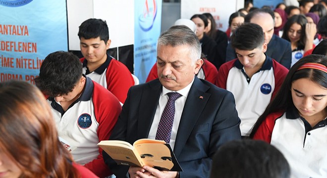 Vali Yazıcı, öğrenci ve öğretmenlere AHENK'i anlattı