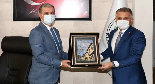 Vali Yazıcı, tarihi yağlı güreşleriyle ünlü Elmalı'da