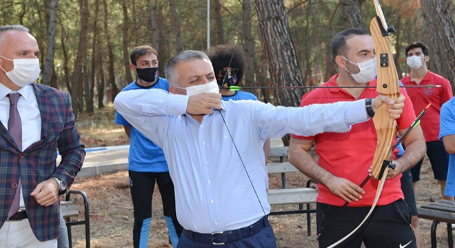 Vali Yazıcı, Alaaddin Keykubat Kampı nda gençlerle buluştu