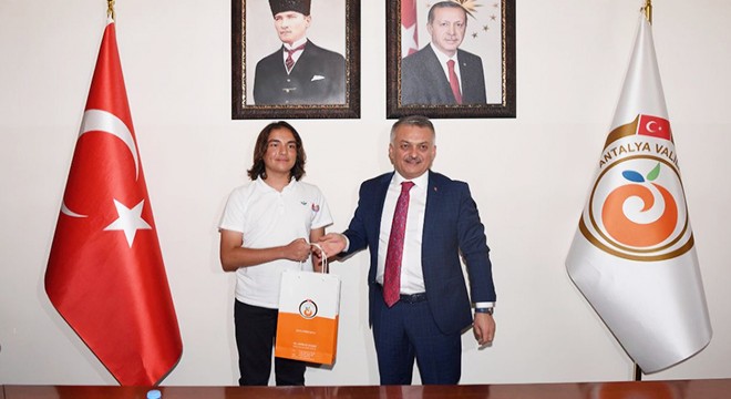 Vali Yazıcı, LGS şampiyonlarını ağırladı