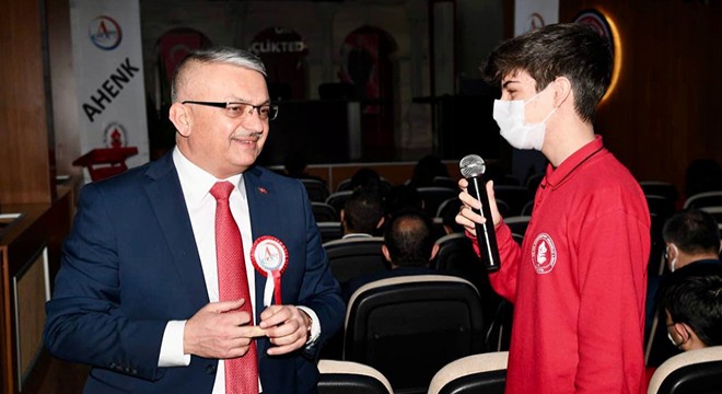 Vali Yazıcı: Okuyan bir Antalya hedefliyoruz