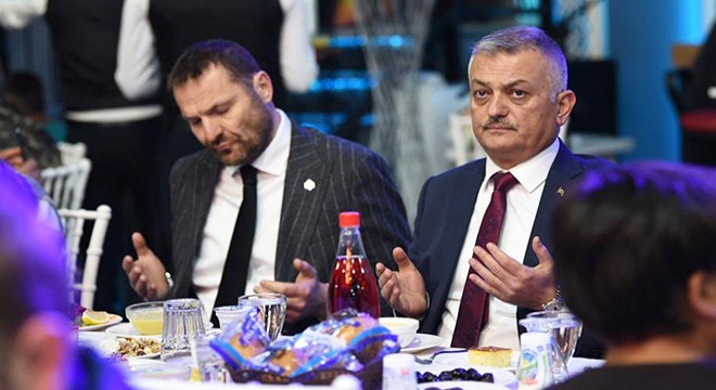 Vali Yazıcı, vatandaşlarla iftar yaptı