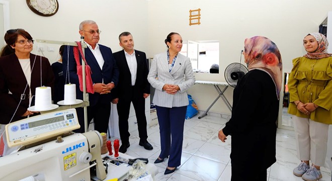 Validen esnaf kadınlara ziyaret
