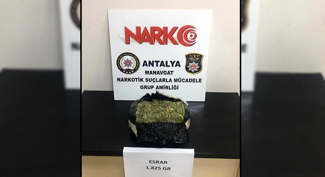Valizden uyuşturucu çıktı