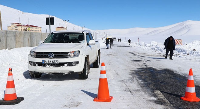 Van-Çatak karayolu, çığ nedeniyle kapalı tutuluyor