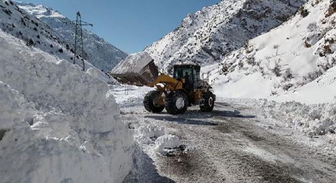 Van'da 343 yerleşim biriminin yolu ulaşıma kapandı