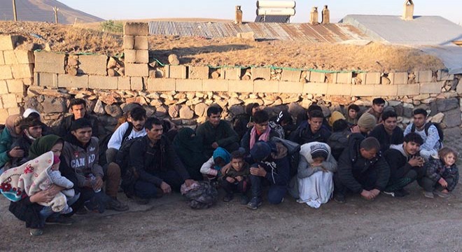 Van'da 40 kaçak göçmen yakalandı