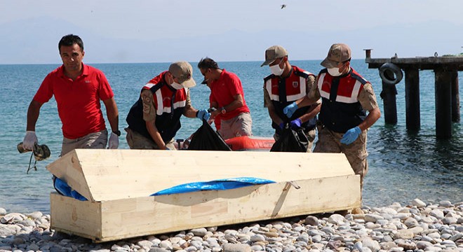 Van'da 61 kaçak göçmenin öldüğü tekne faciasında 5 tahliye