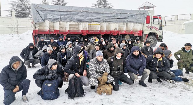 Van'da 62 kaçak göçmen yakalandı