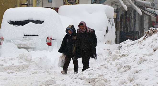 Van'da kar kalınlığı 1 metreyi aştı